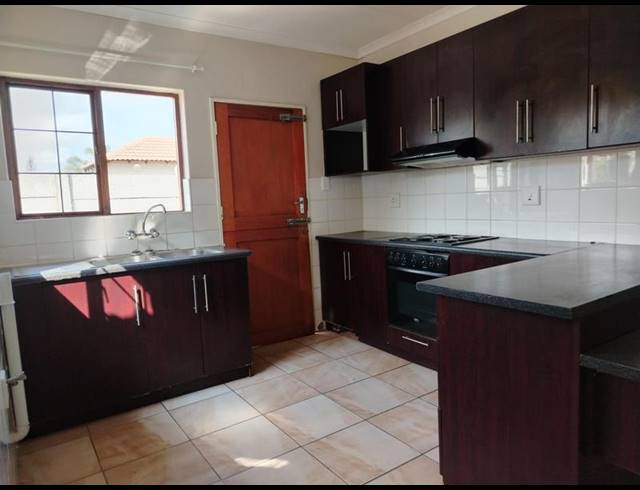 3 BEDROOM PROPERTY TO RENT IN BENDOR EXT 7